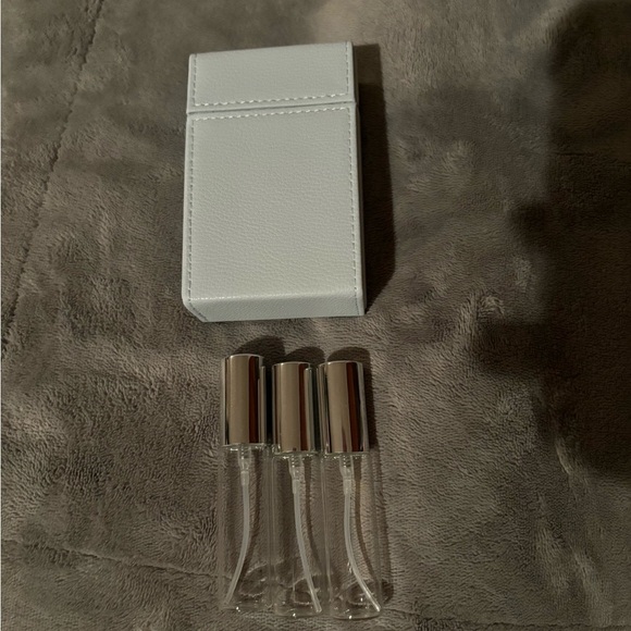 Saks Fifth Avenue White Travel Spray Set - Picture 1 of 5